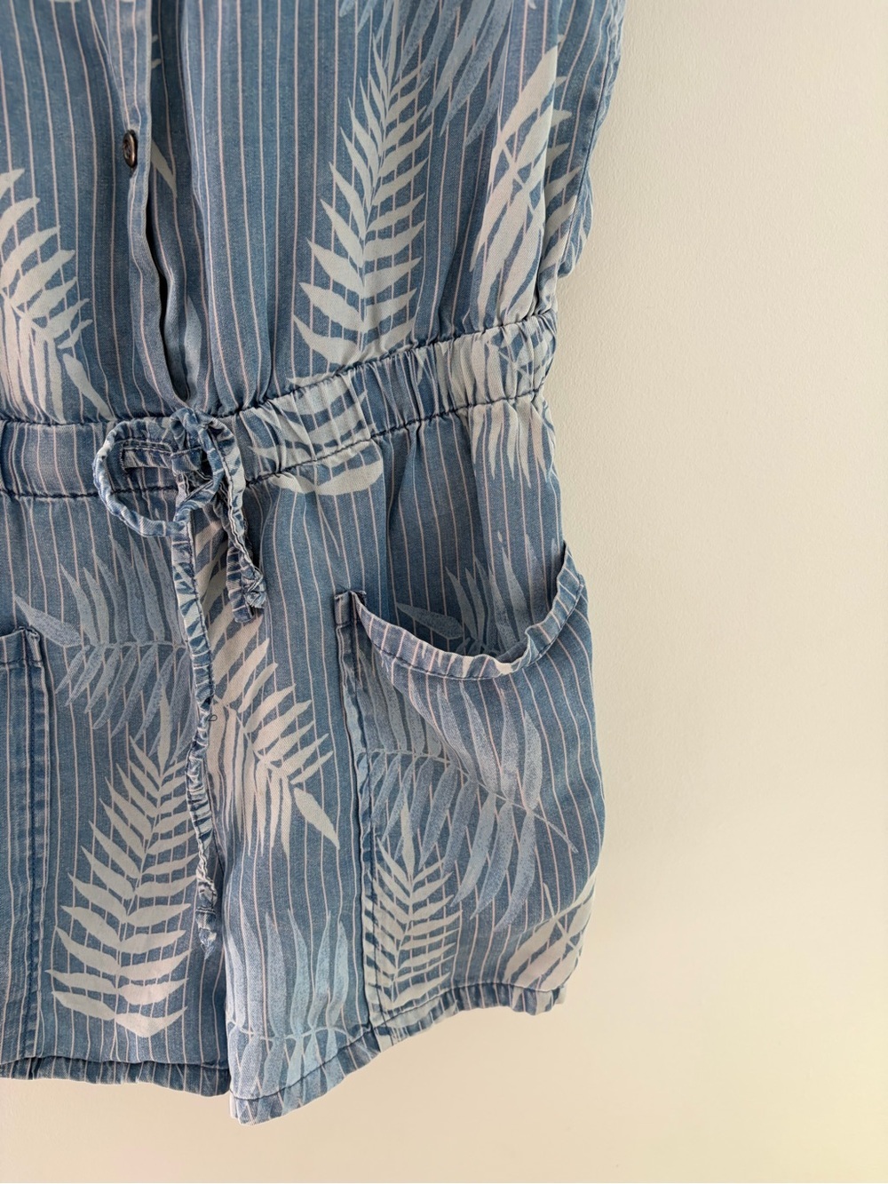 Billy T Light Blue Leaf-Print Short Romper, XS - Picture 7 of 12